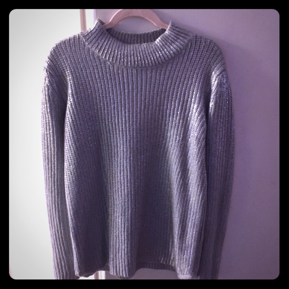 ROMEO+JULIET COUTURE•SILVER SPUN SWEATER•GC